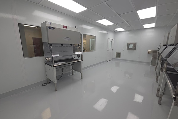 ISO 5 Clean Room - Elite Compounding | Bohden Contracting Group